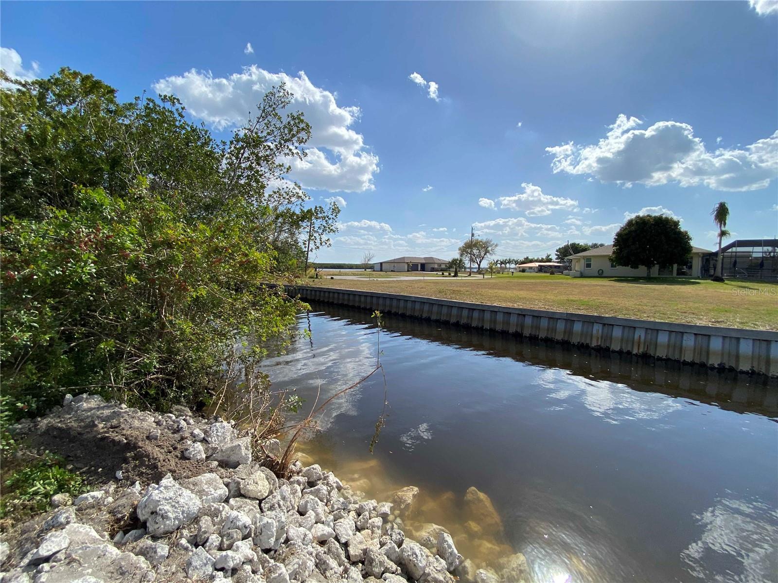 3295 PEACE RIVER DR, PUNTA GORDA, FL, 33983
