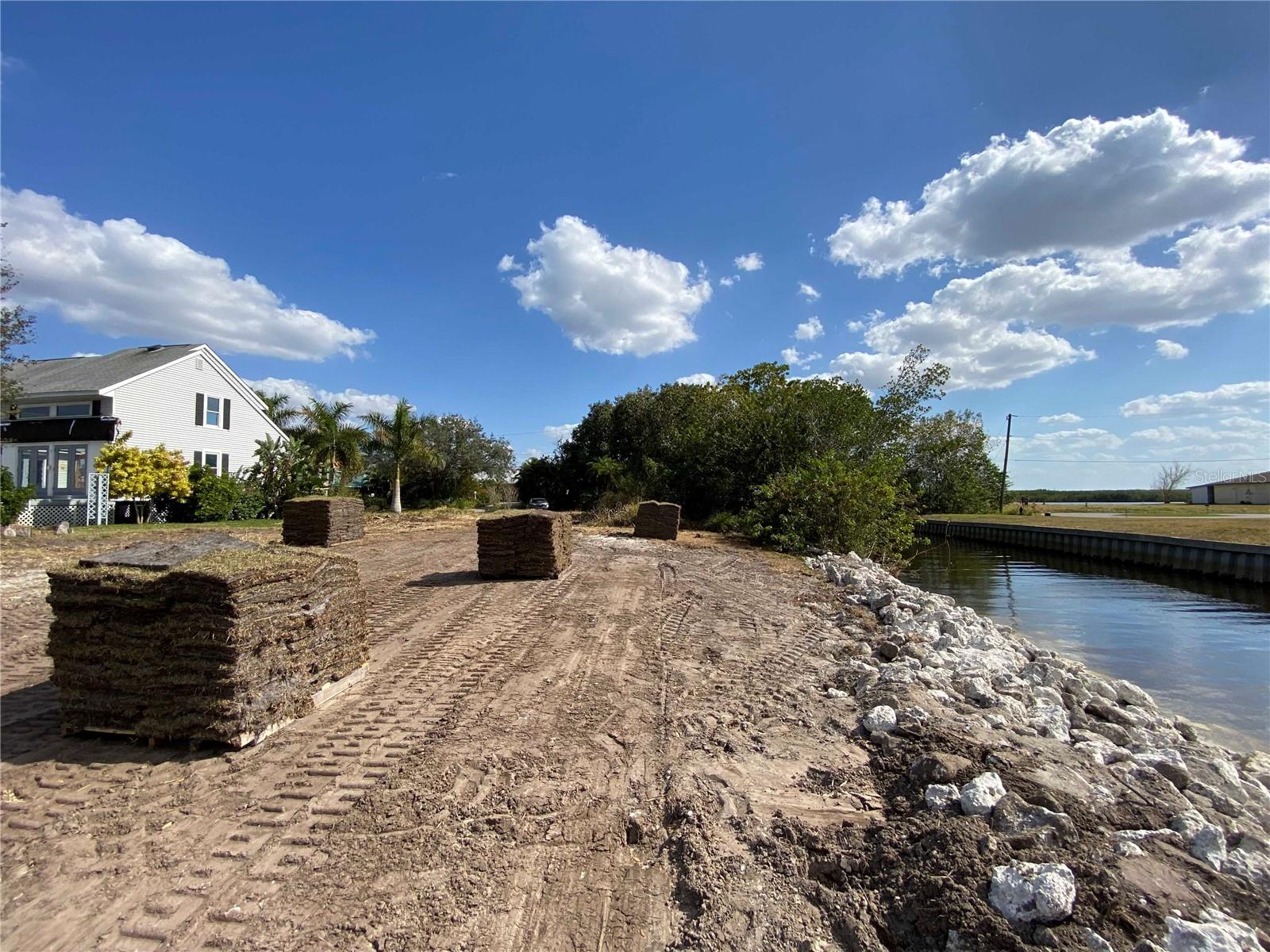 3295 PEACE RIVER DR, PUNTA GORDA, FL, 33983