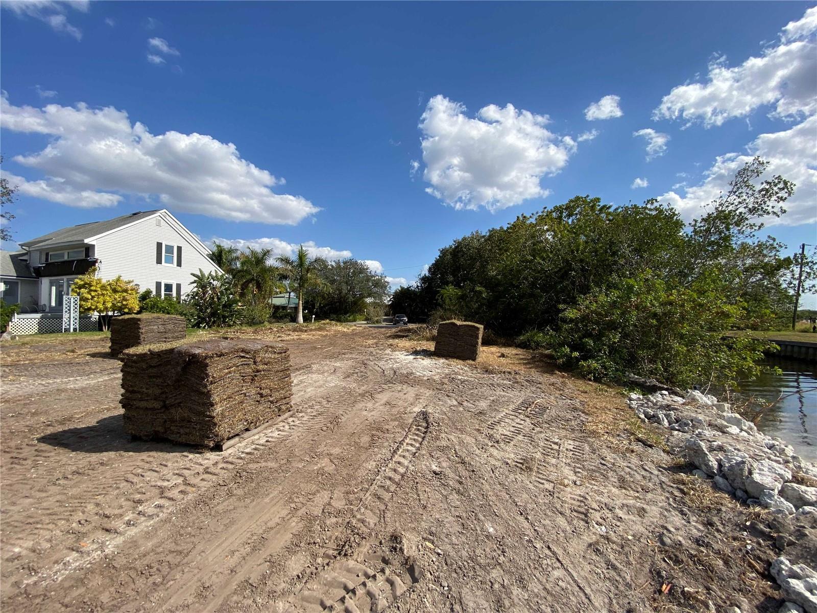 3295 PEACE RIVER DR, PUNTA GORDA, FL, 33983