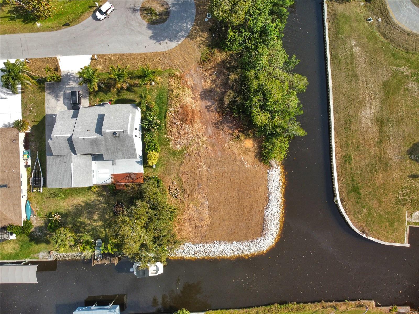 3295 PEACE RIVER DR, PUNTA GORDA, FL, 33983