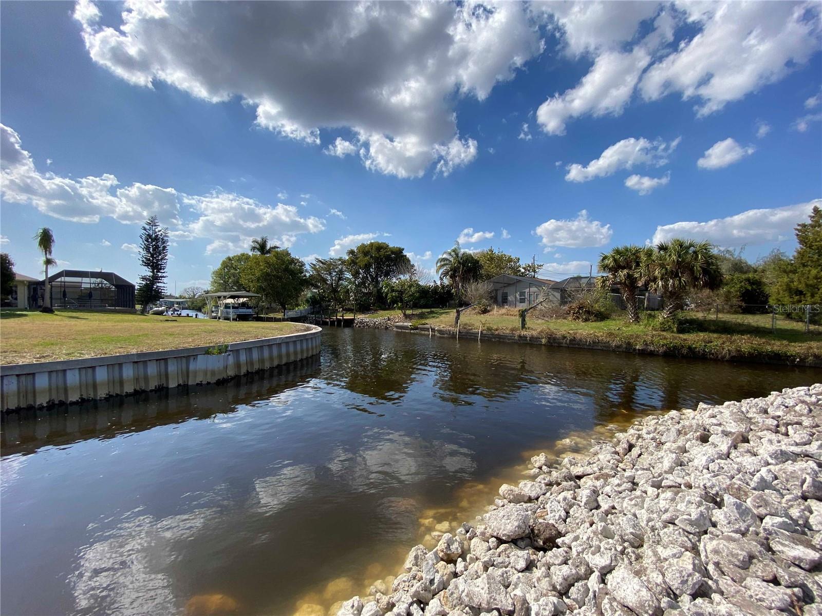 3295 PEACE RIVER DR, PUNTA GORDA, FL, 33983