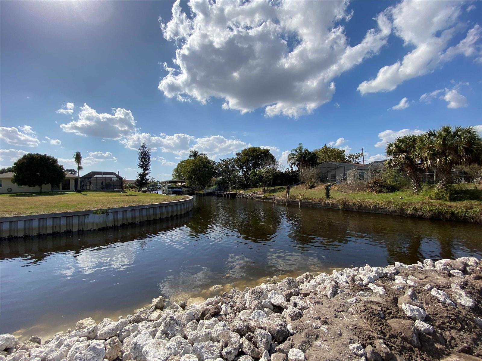 3295 PEACE RIVER DR, PUNTA GORDA, FL, 33983