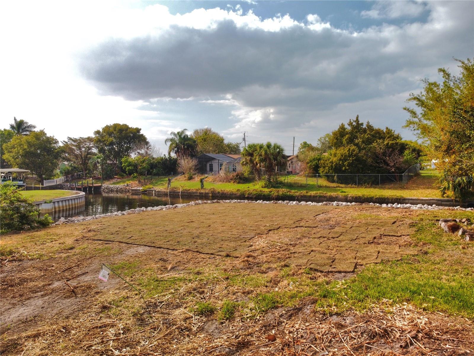 3295 PEACE RIVER DR, PUNTA GORDA, FL, 33983