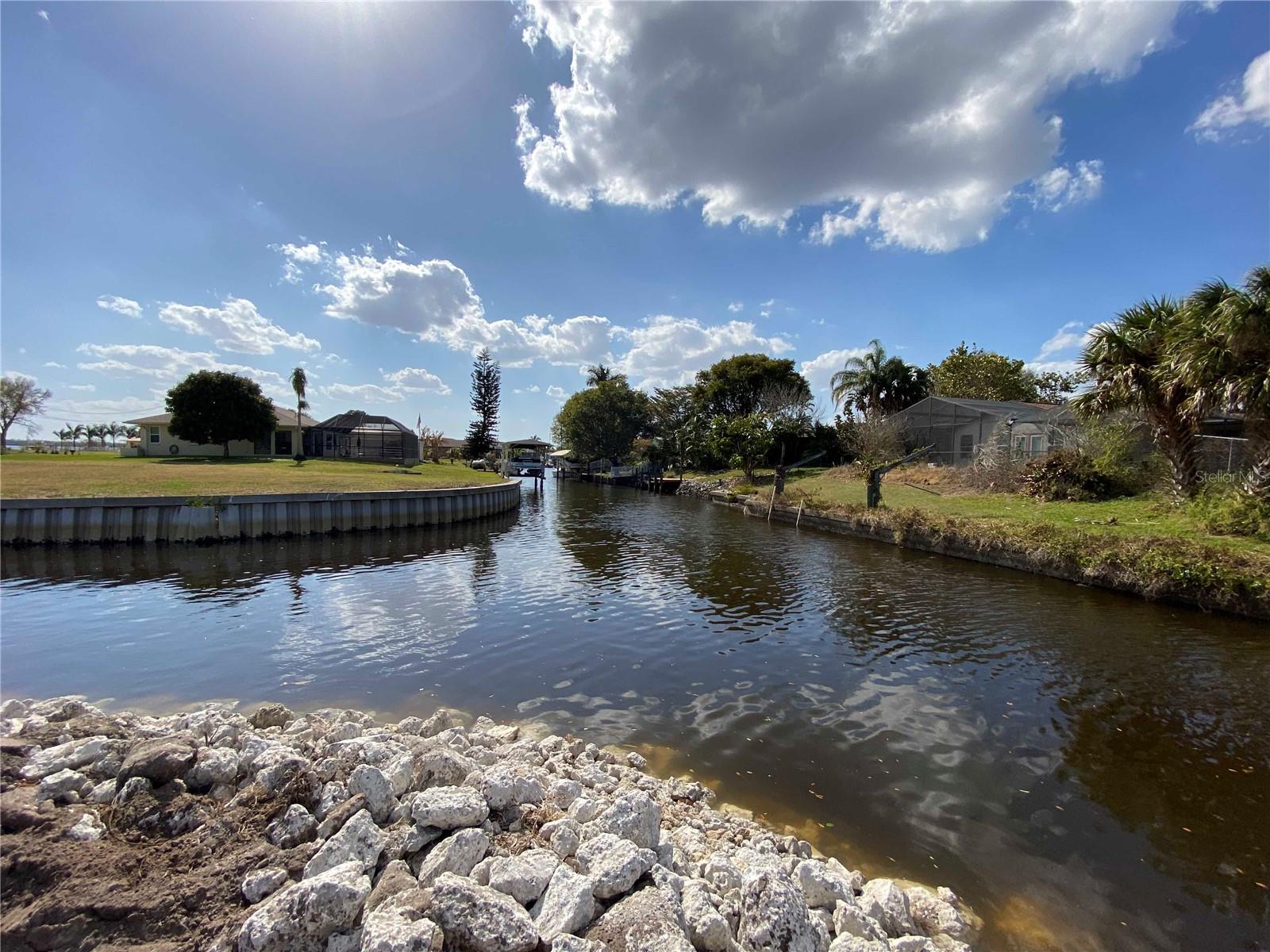 3295 PEACE RIVER DR, PUNTA GORDA, FL, 33983