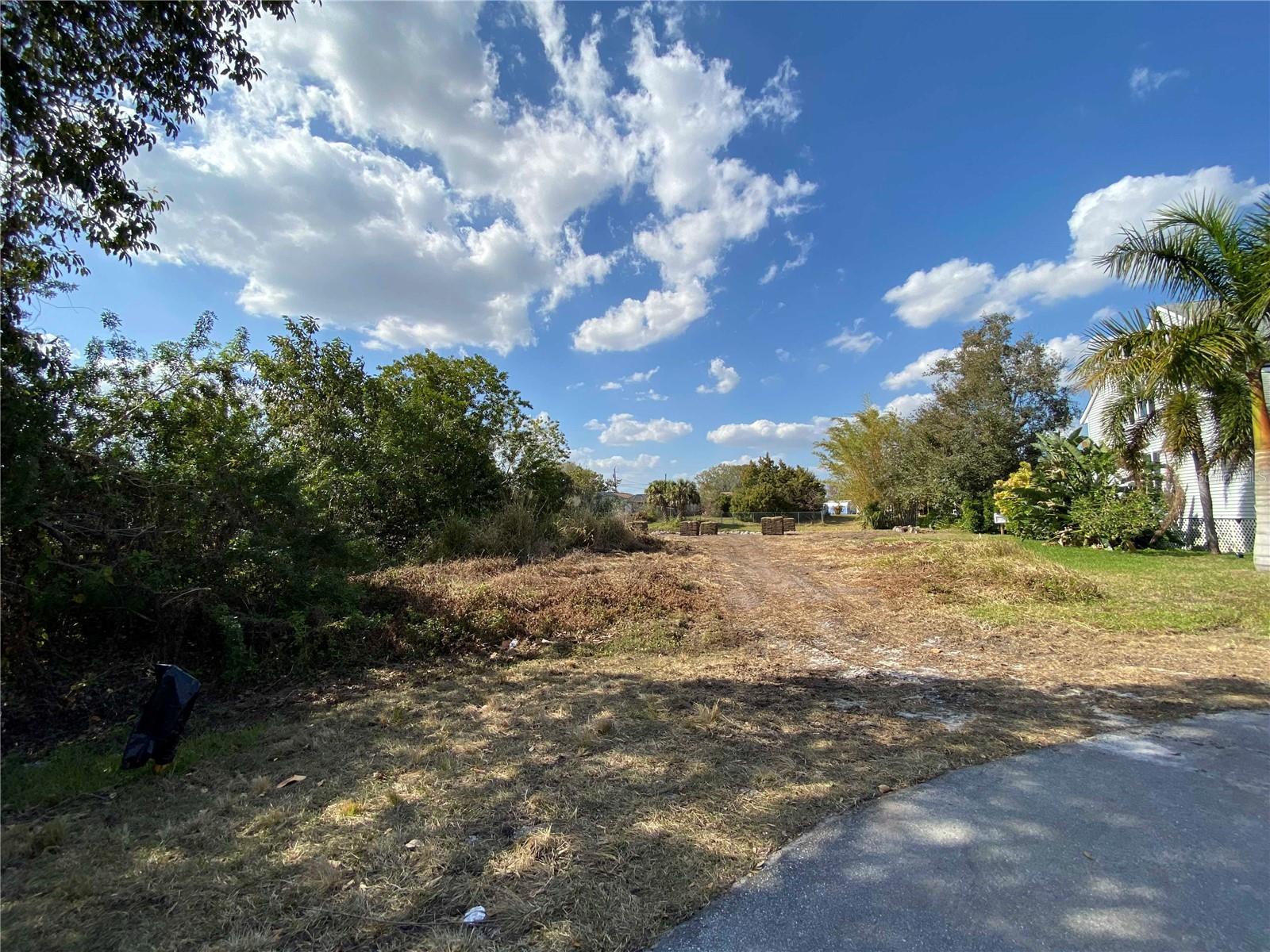 3295 PEACE RIVER DR, PUNTA GORDA, FL, 33983