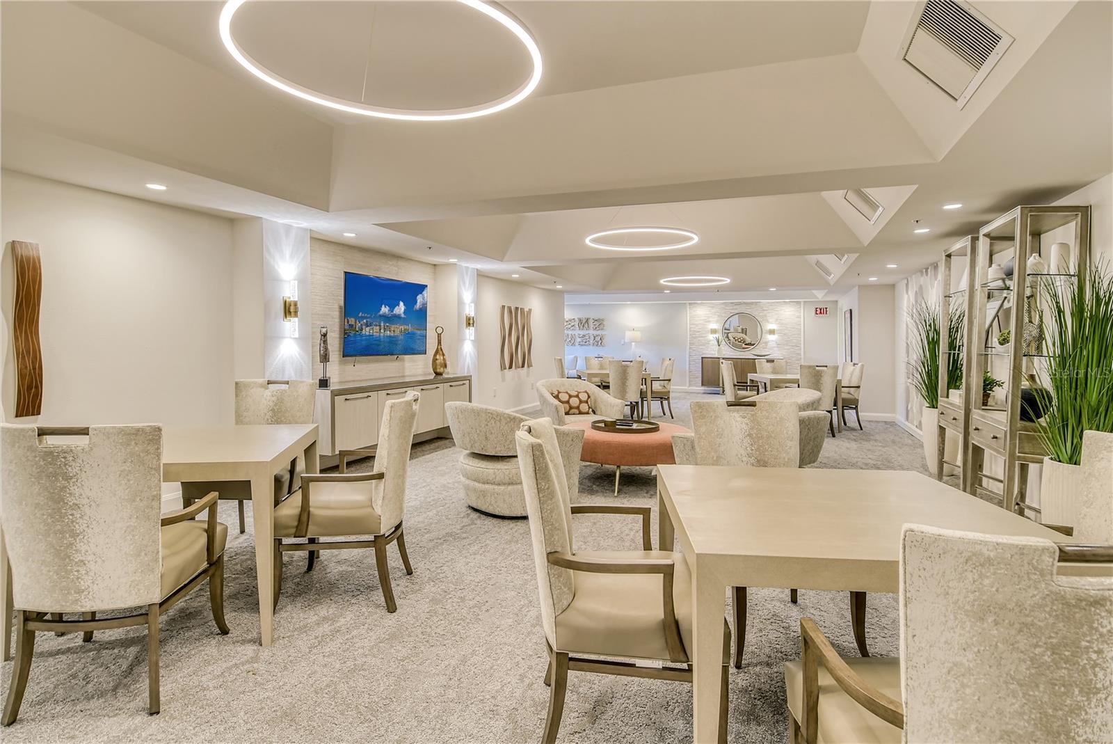 545 SANCTUARY DR #B806, LONGBOAT KEY, FL, 34228