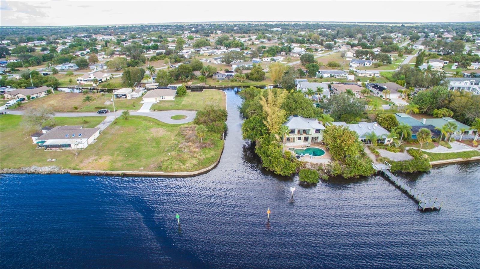 3300 PEACE RIVER DR, PUNTA GORDA, FL, 33983