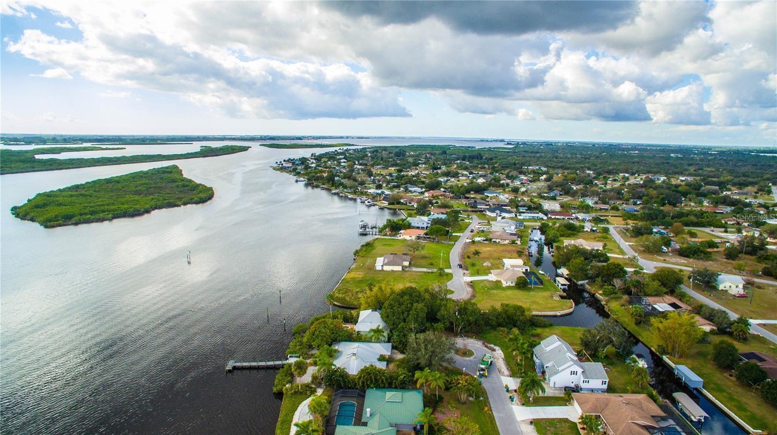 3300 PEACE RIVER DR, PUNTA GORDA, FL, 33983
