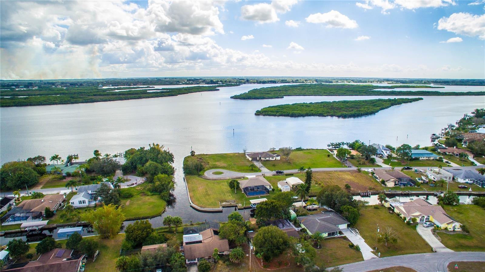 3300 PEACE RIVER DR, PUNTA GORDA, FL, 33983