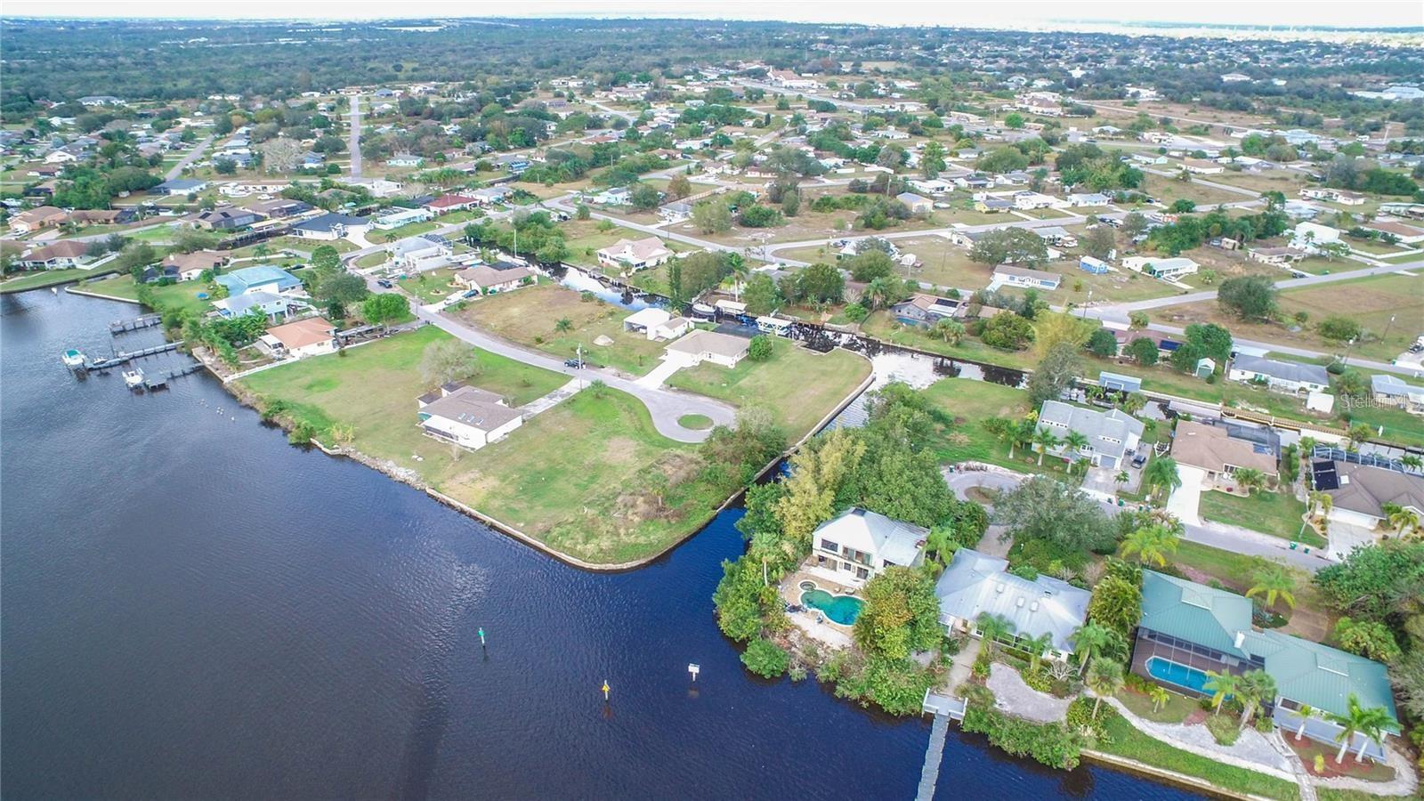3300 PEACE RIVER DR, PUNTA GORDA, FL, 33983
