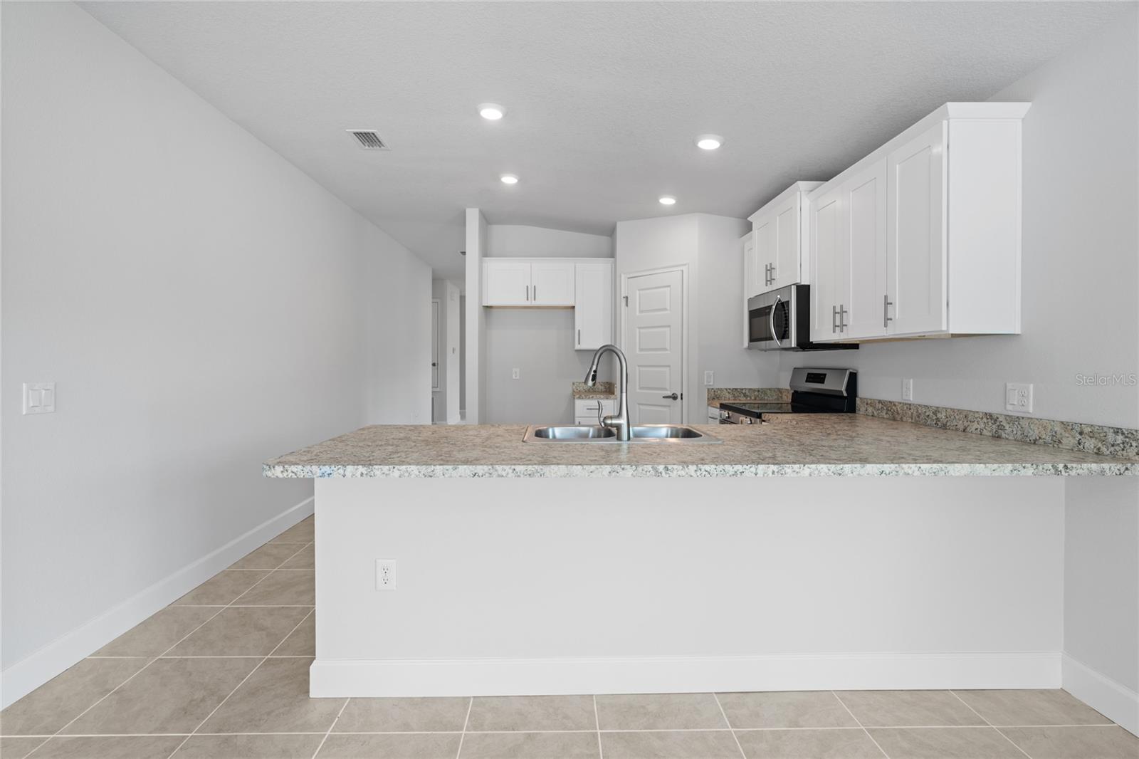 1879 N ROBERTS TRL, BELL, FL, 32619