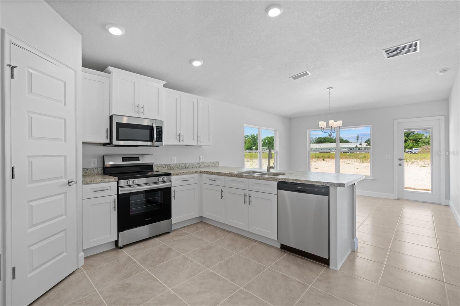 1879 N ROBERTS TRL, BELL, FL, 32619