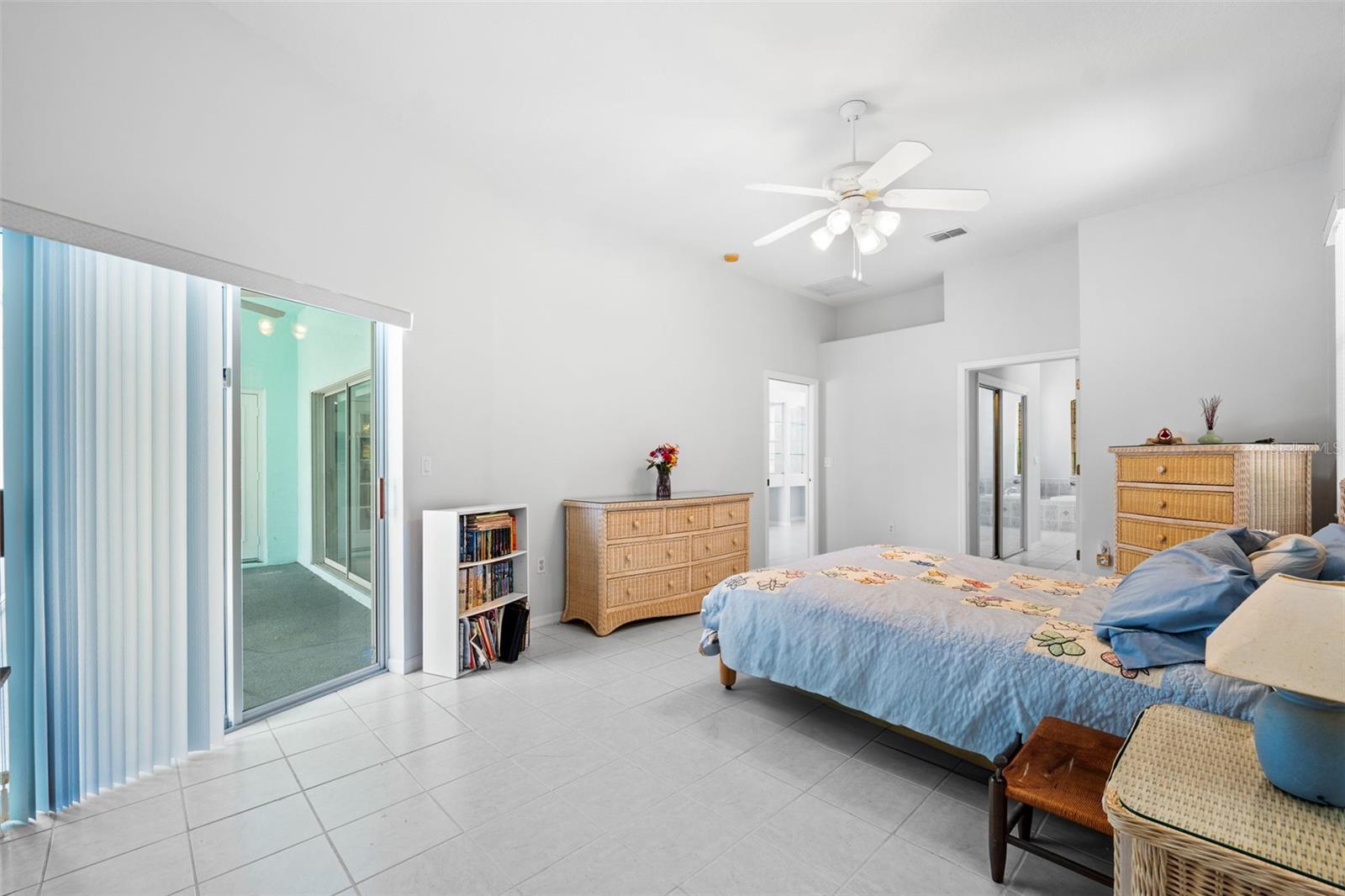 10463 YELLOWLEGS AVE, WEEKI WACHEE, FL, 34614