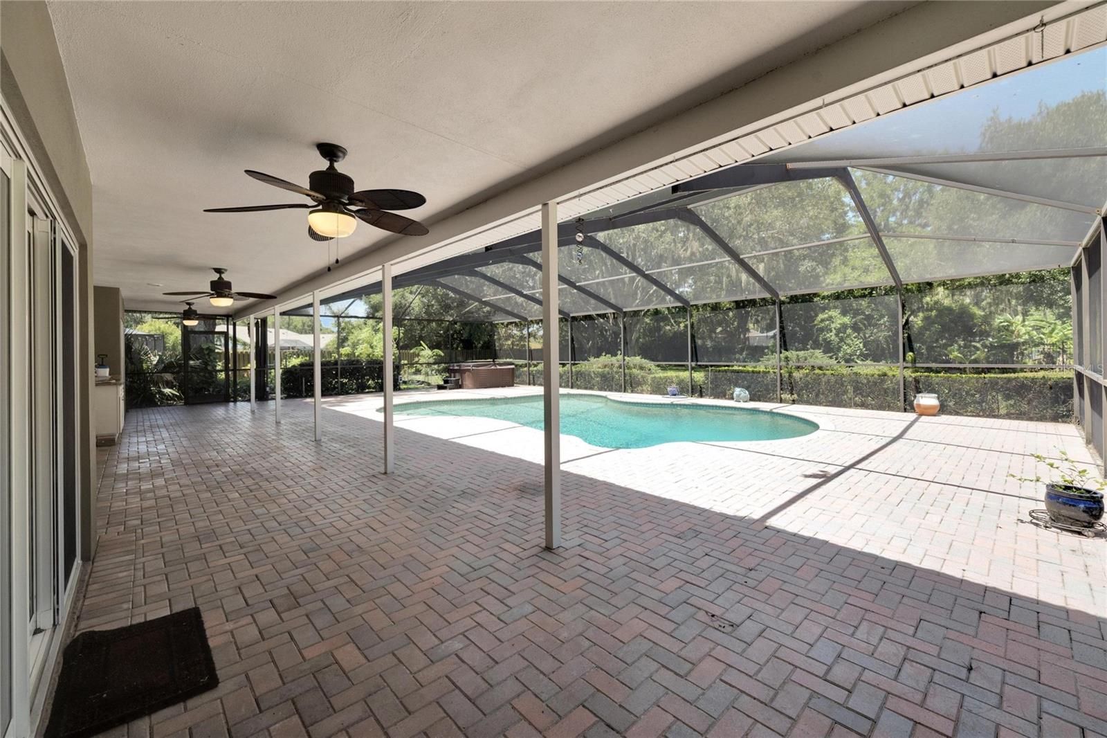 18006 CLEAR LAKE DR, LUTZ, FL, 33548