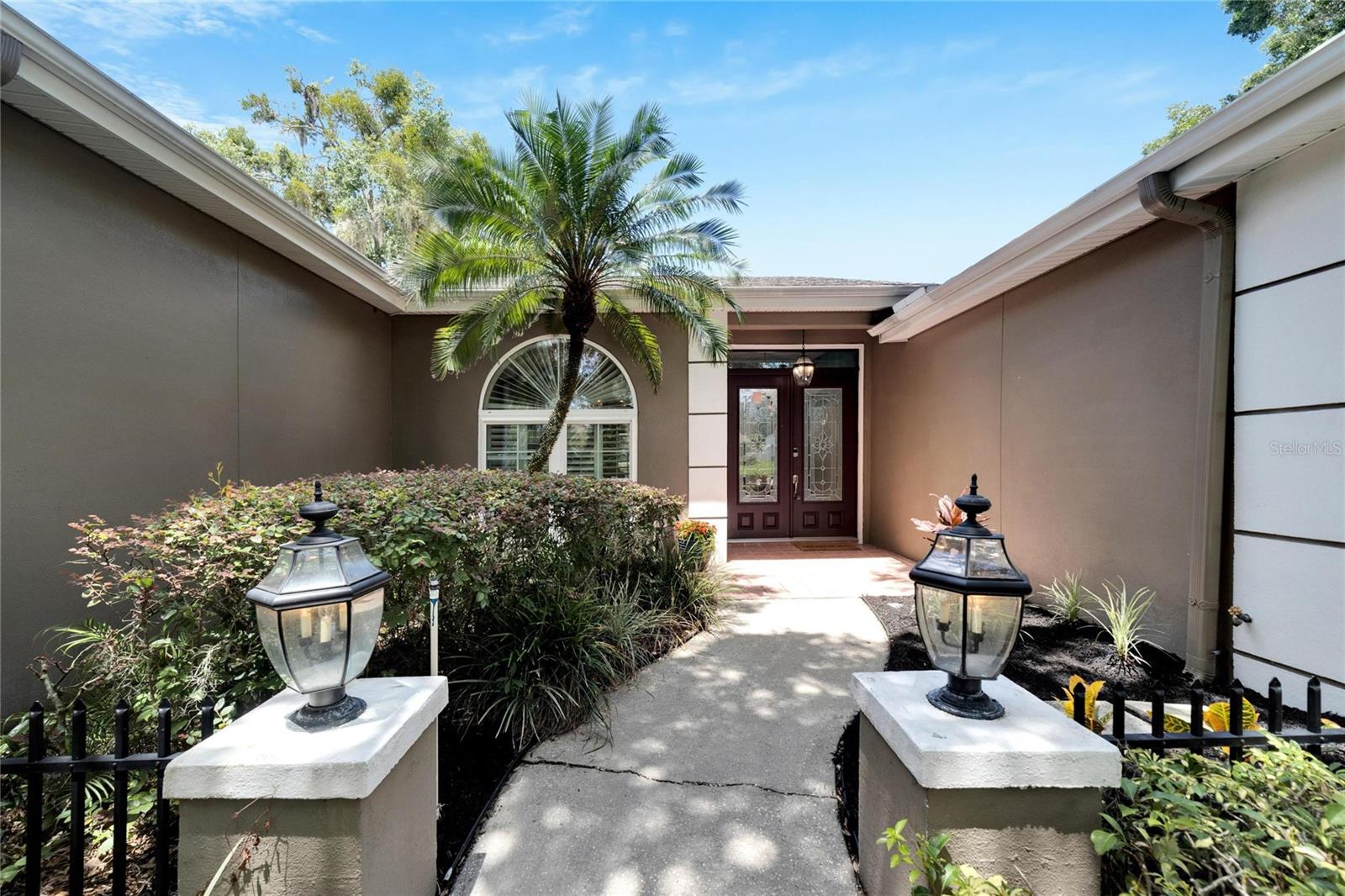 18006 CLEAR LAKE DR, LUTZ, FL, 33548