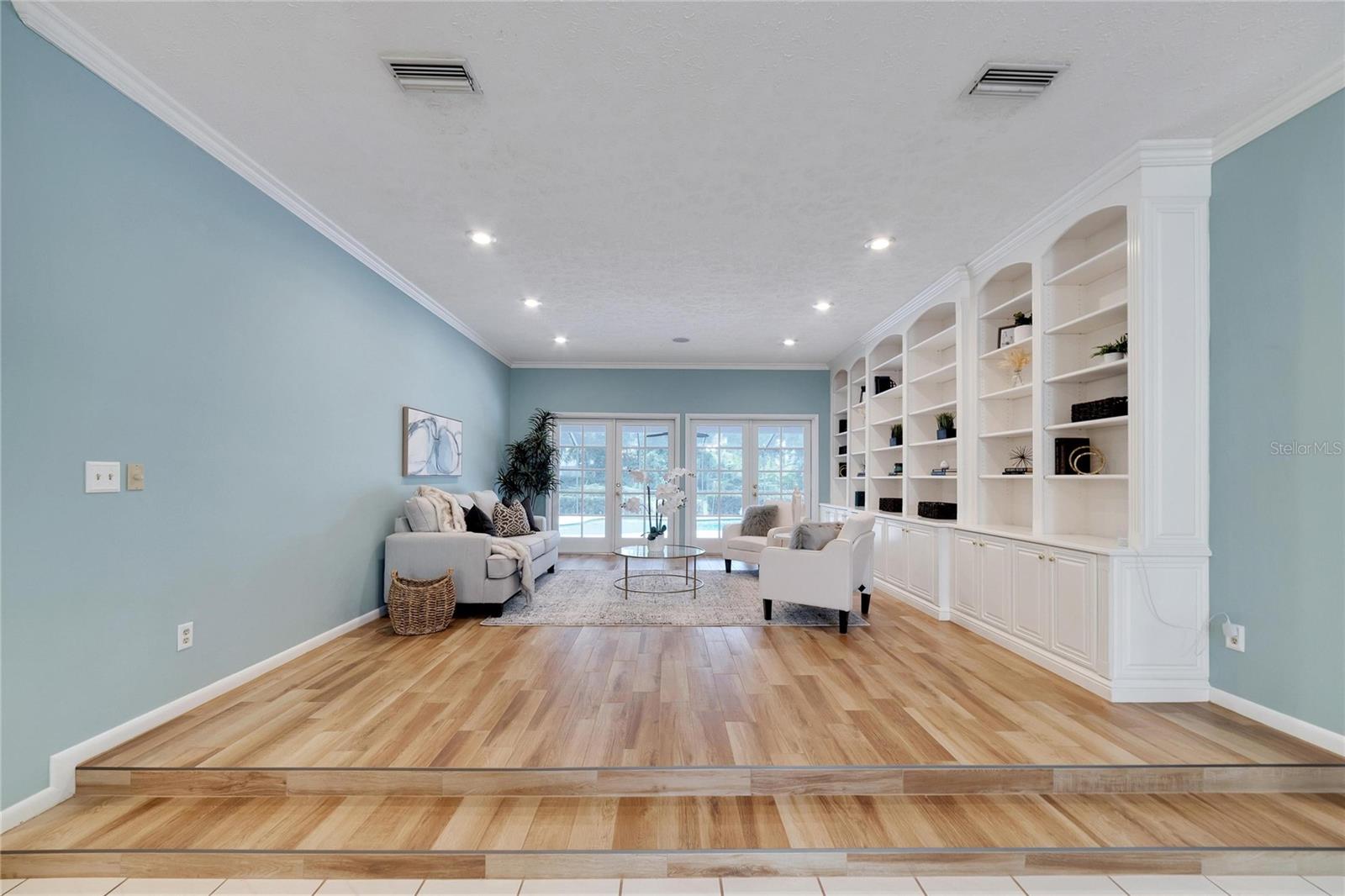 18006 CLEAR LAKE DR, LUTZ, FL, 33548