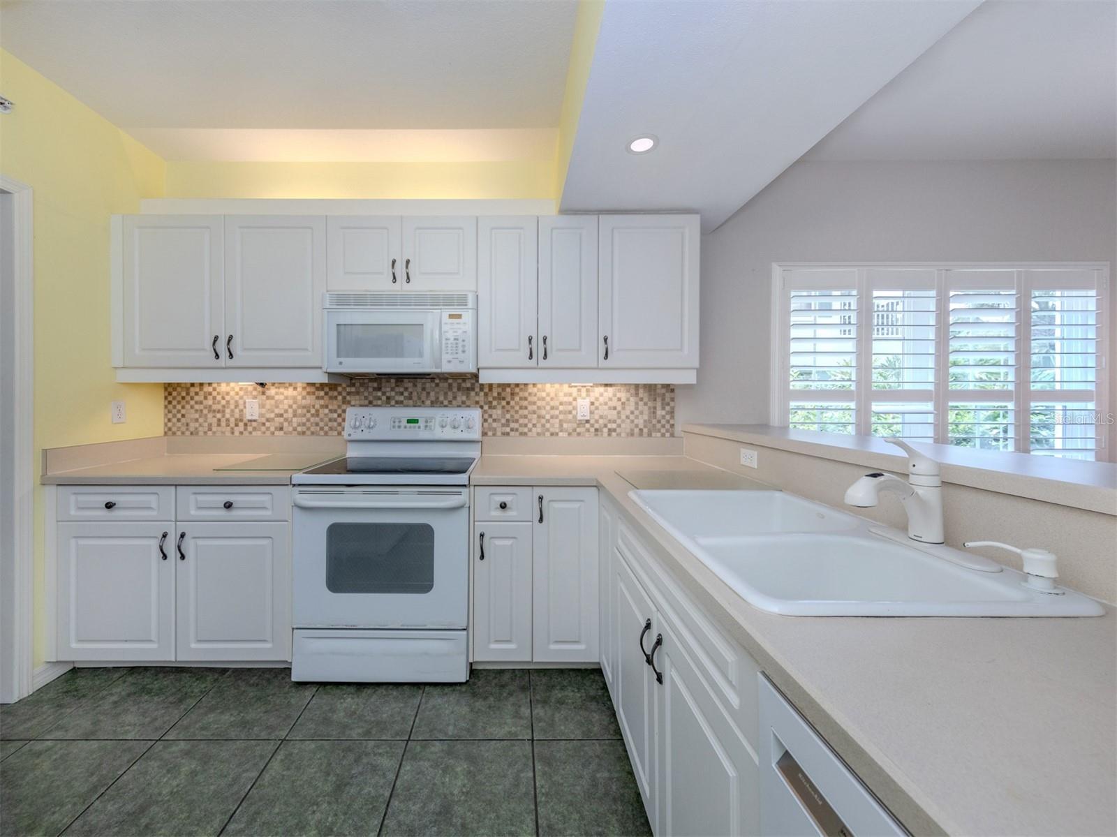 308 LYNBROOK CIR #101, VENICE, FL, 34292
