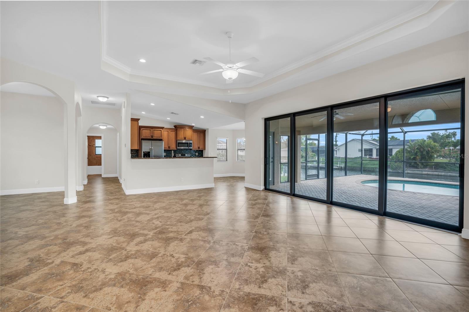 915 SE 33RD TER, CAPE CORAL, FL, 33904