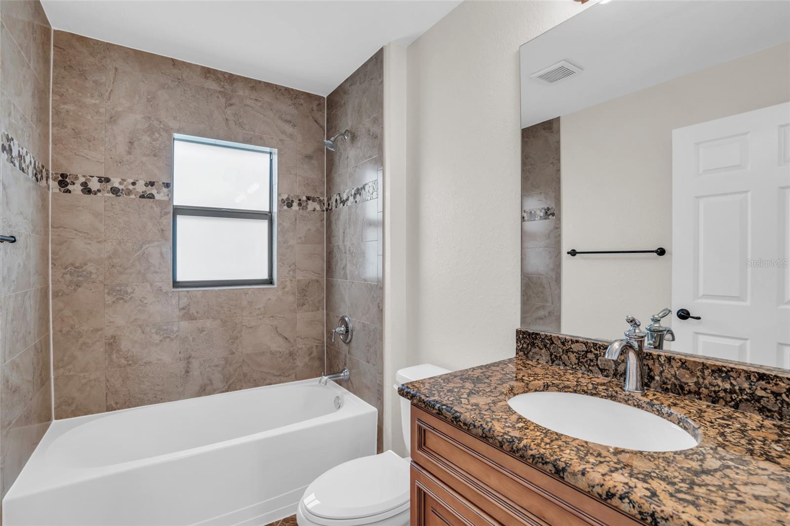 915 SE 33RD TER, CAPE CORAL, FL, 33904