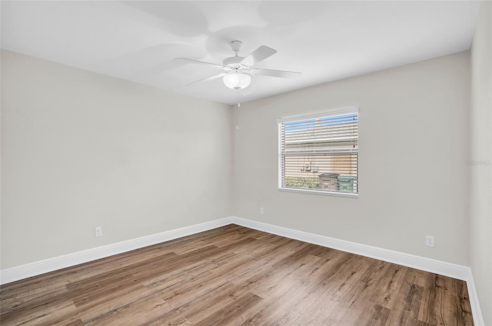 915 SE 33RD TER, CAPE CORAL, FL, 33904