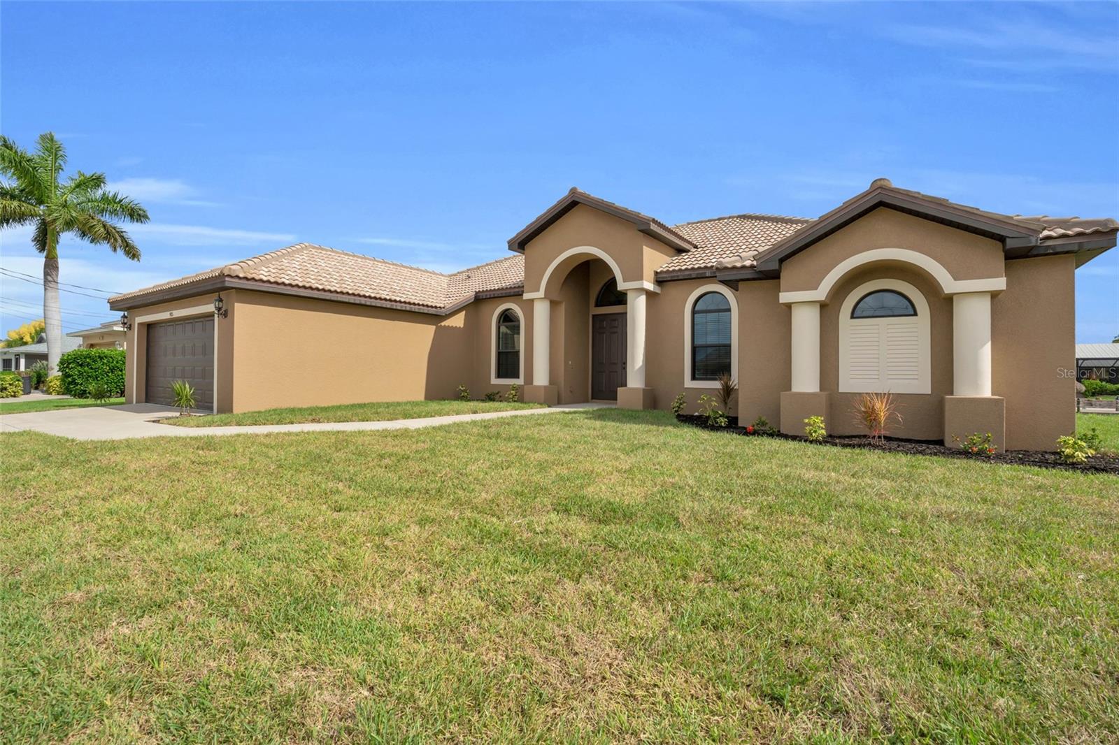 915 SE 33RD TER, CAPE CORAL, FL, 33904