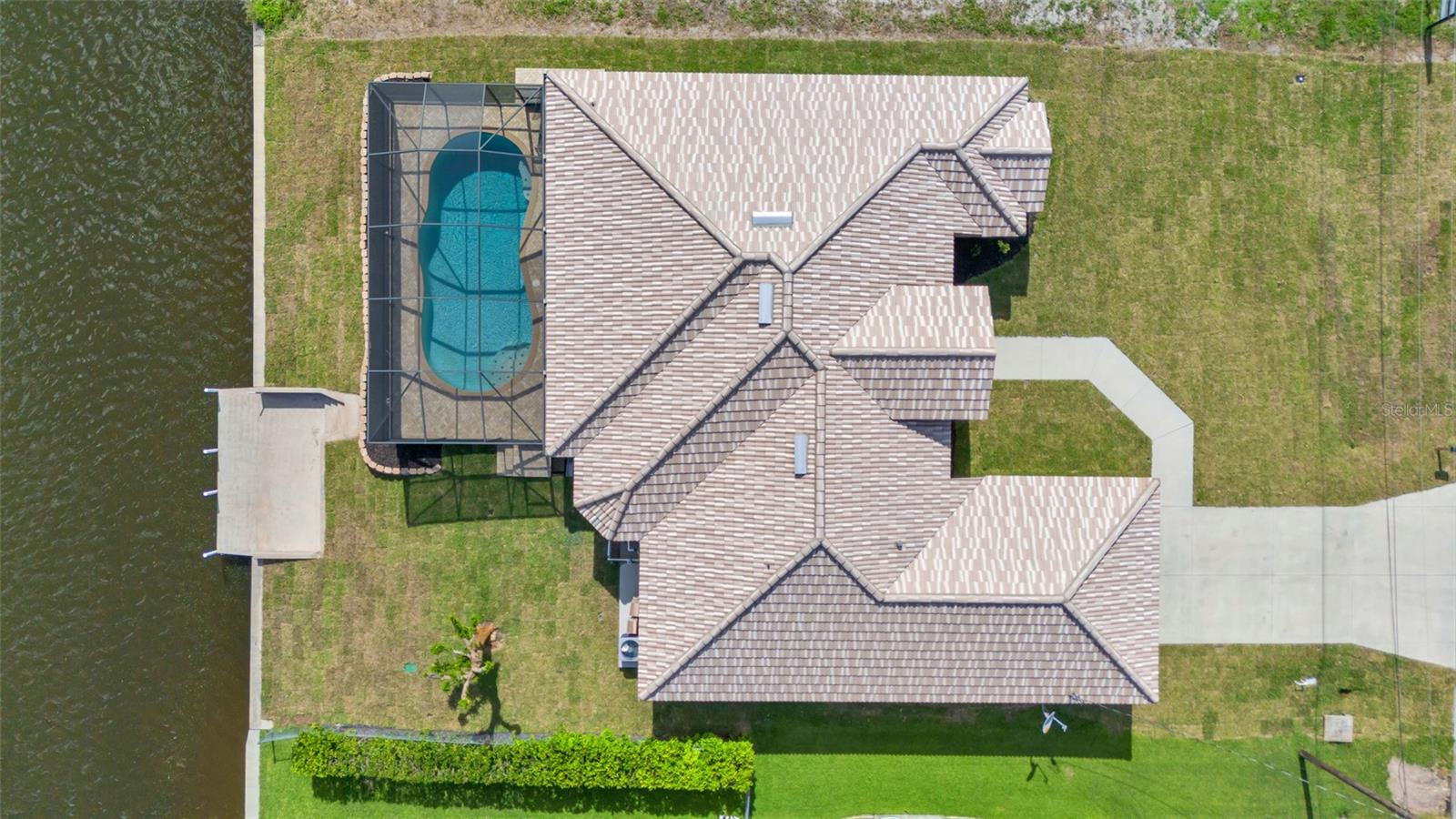 915 SE 33RD TER, CAPE CORAL, FL, 33904