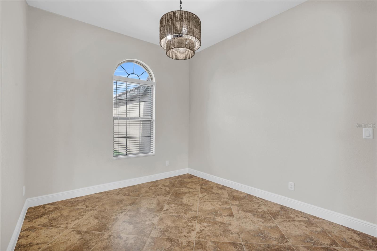 915 SE 33RD TER, CAPE CORAL, FL, 33904