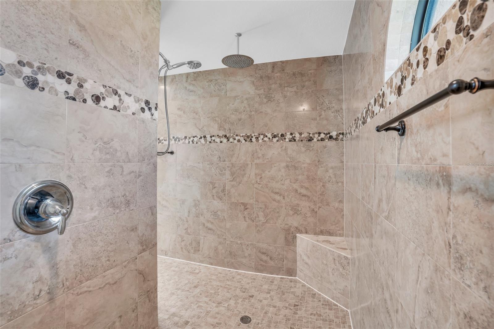 915 SE 33RD TER, CAPE CORAL, FL, 33904