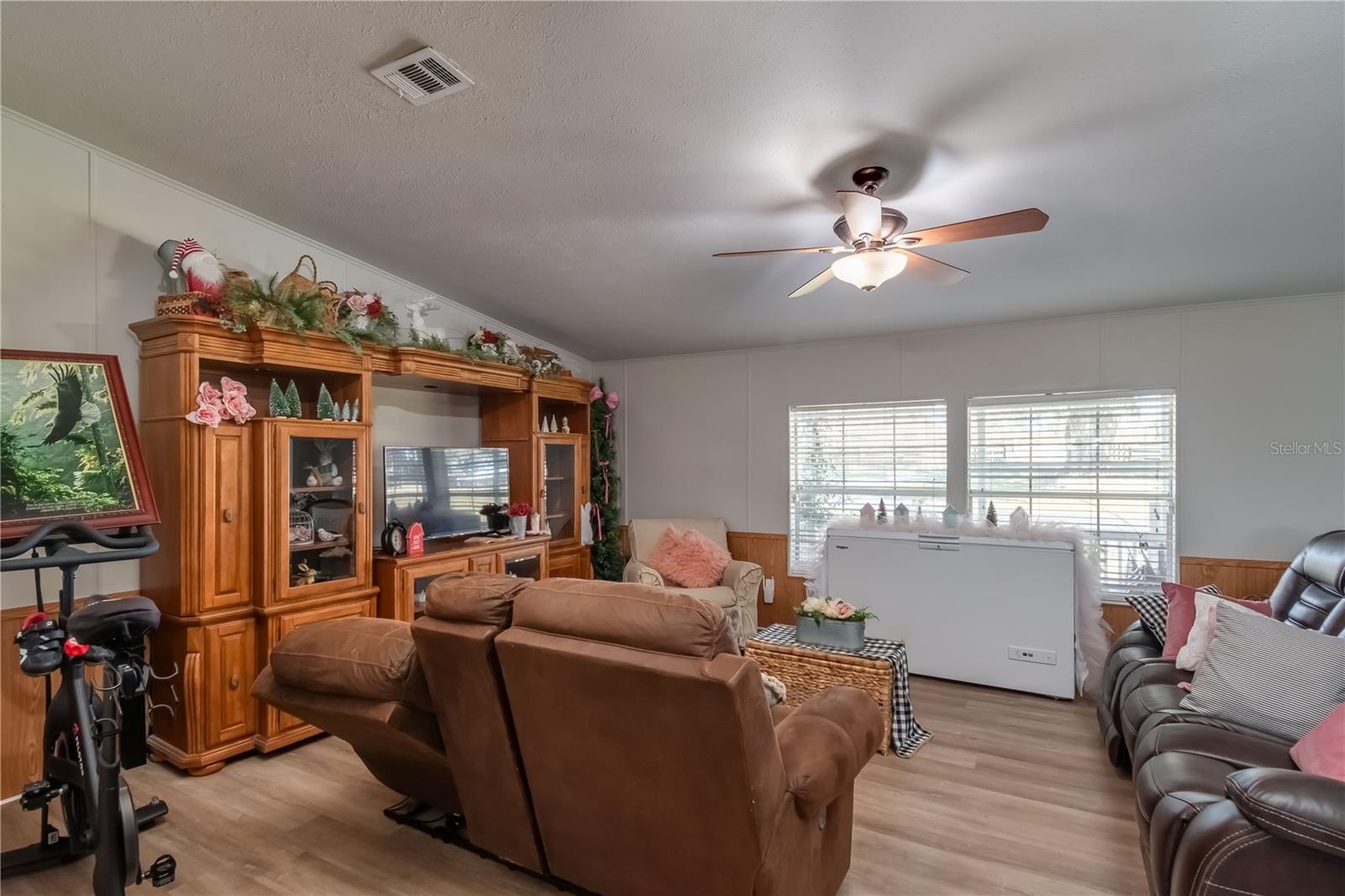 13122 SE HIGHWAY 42, WEIRSDALE, FL, 32195