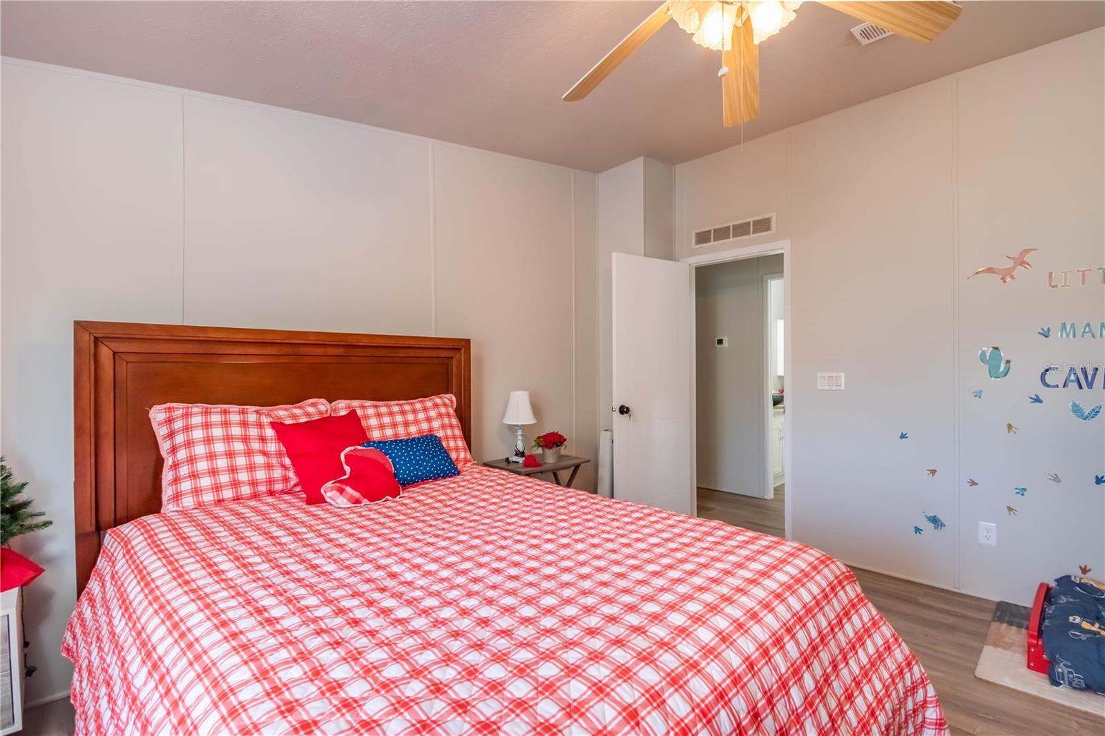 13122 SE HIGHWAY 42, WEIRSDALE, FL, 32195