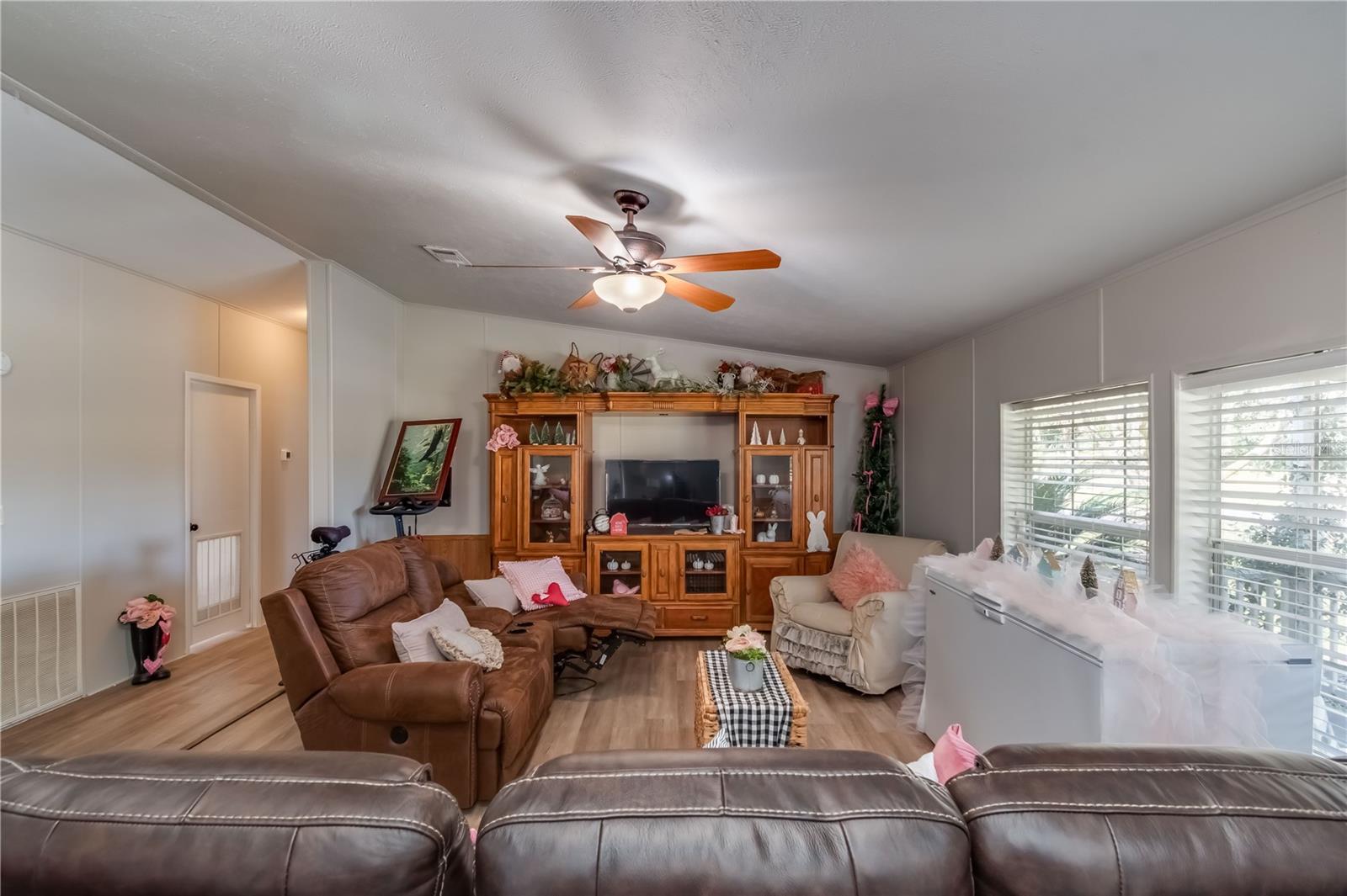 13122 SE HIGHWAY 42, WEIRSDALE, FL, 32195