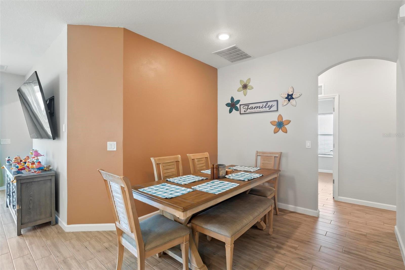 1077 CHELAN FALLS DR, DELAND, FL, 32724