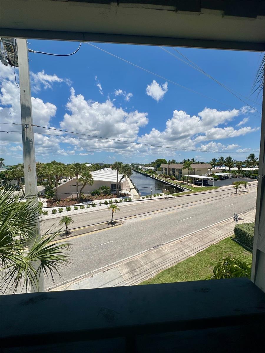 1555 TARPON CENTER DR #250, VENICE, FL, 34285