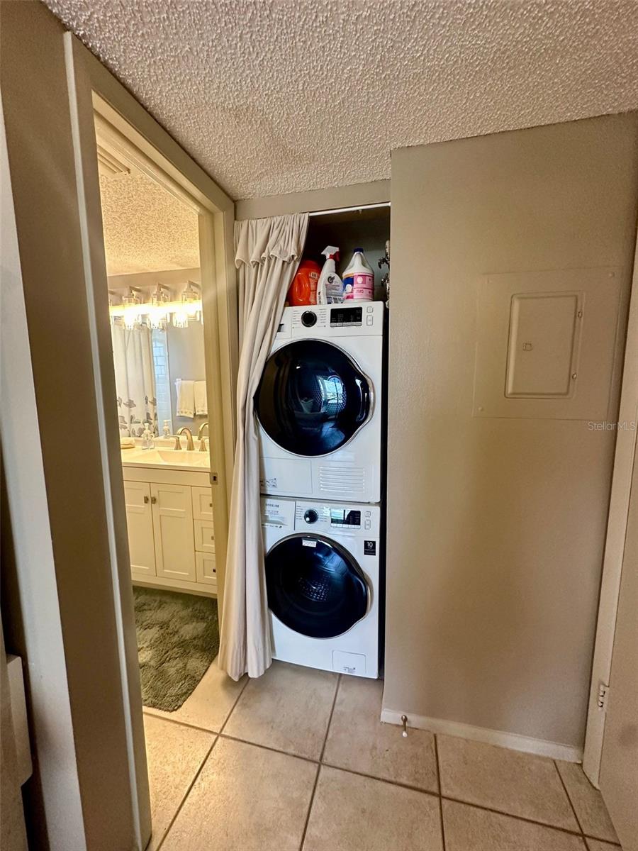 1555 TARPON CENTER DR #250, VENICE, FL, 34285