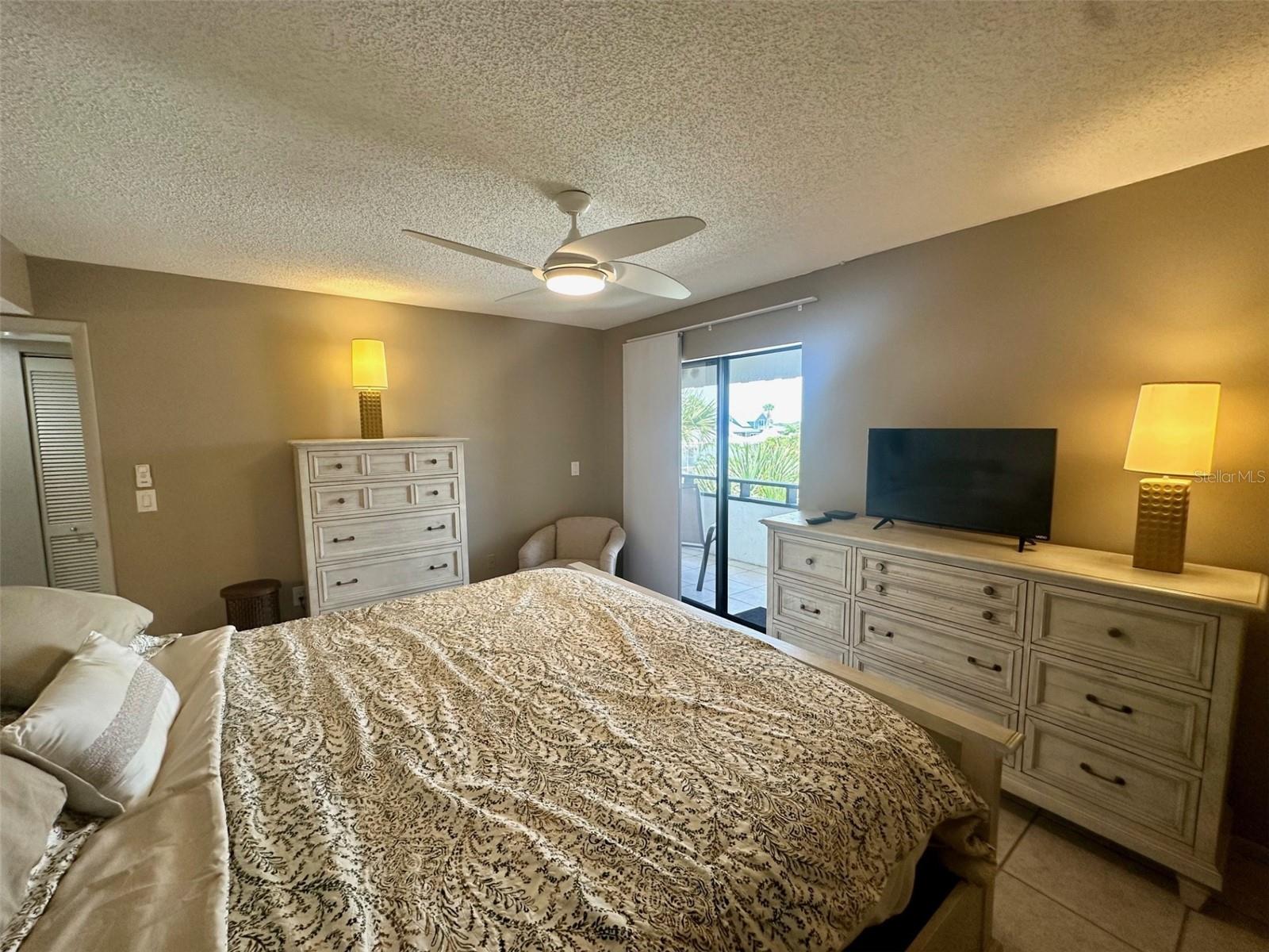 1555 TARPON CENTER DR #250, VENICE, FL, 34285