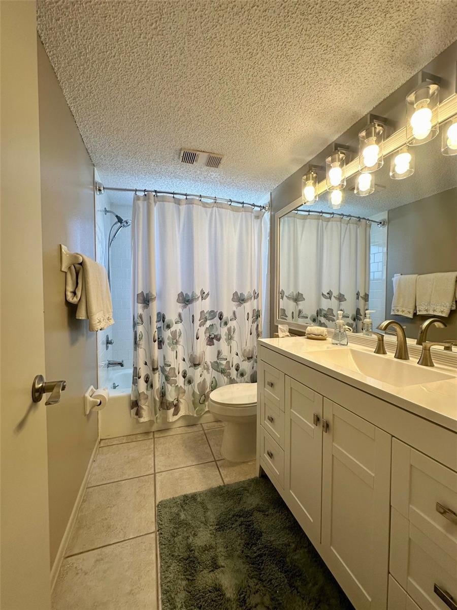 1555 TARPON CENTER DR #250, VENICE, FL, 34285
