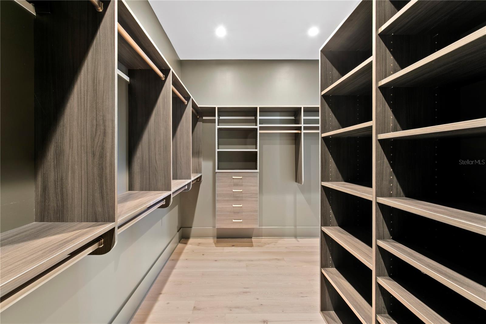 T3535891 Property Photo