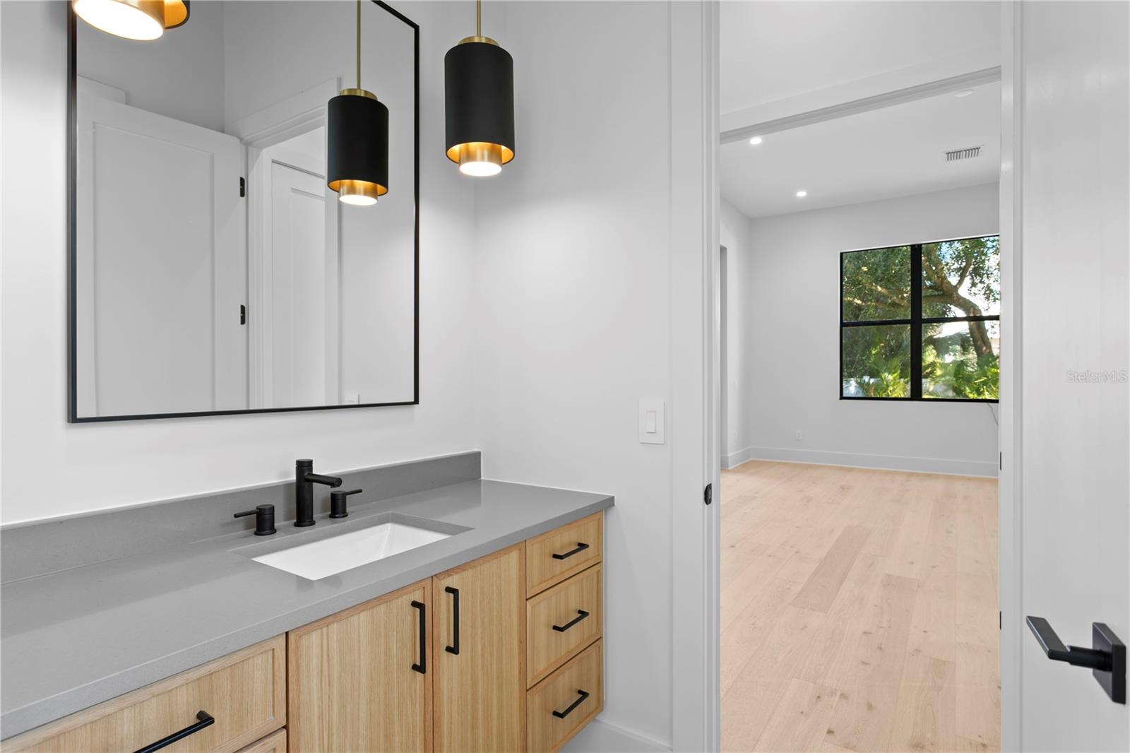 T3535891 Property Photo