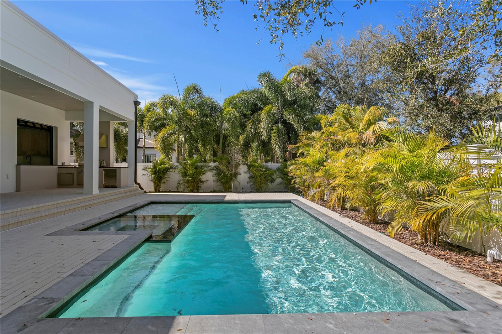 T3535891 Property Photo