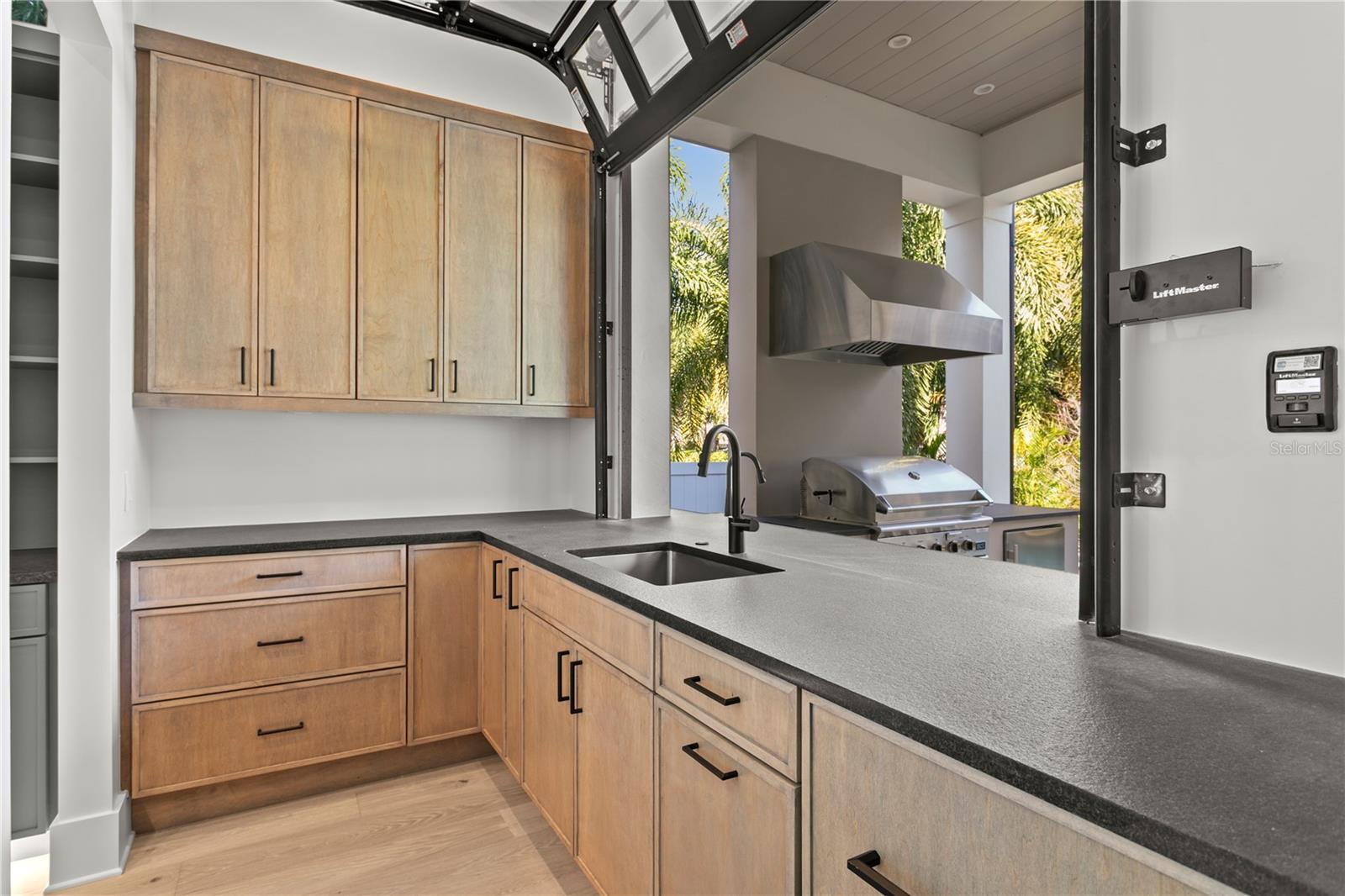 T3535891 Property Photo