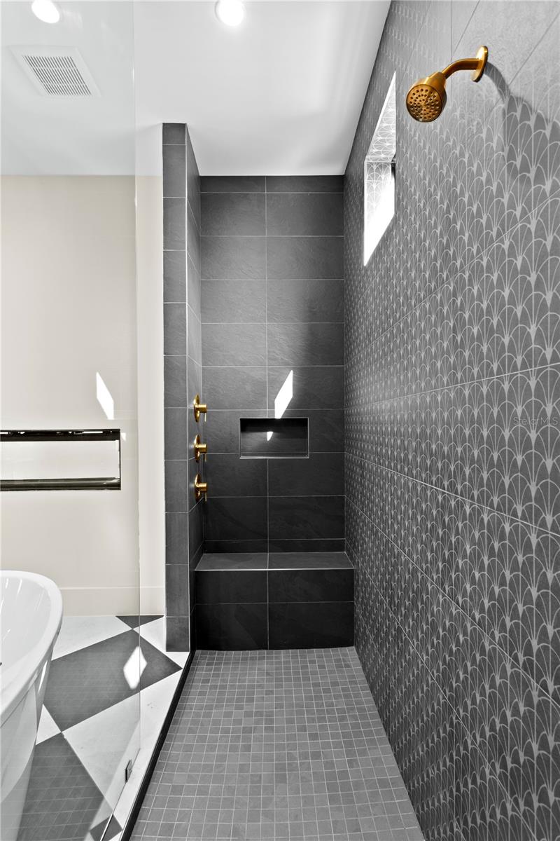 T3535891 Property Photo