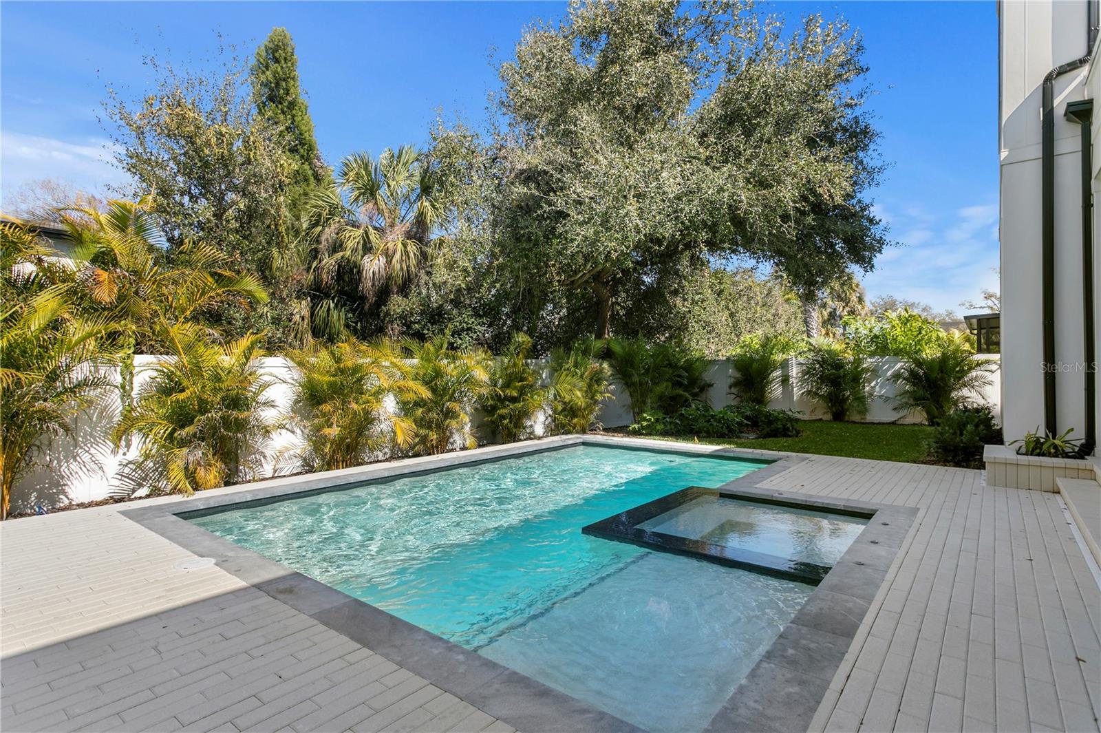 T3535891 Property Photo