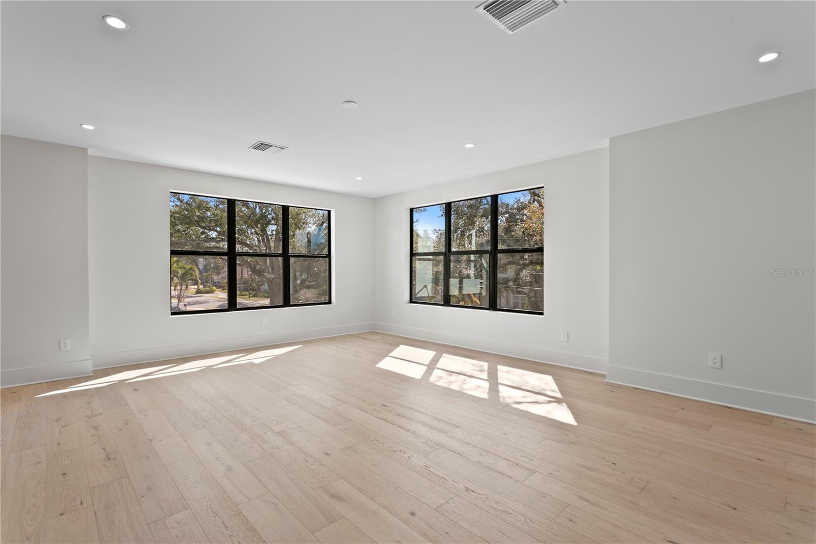 T3535891 Property Photo