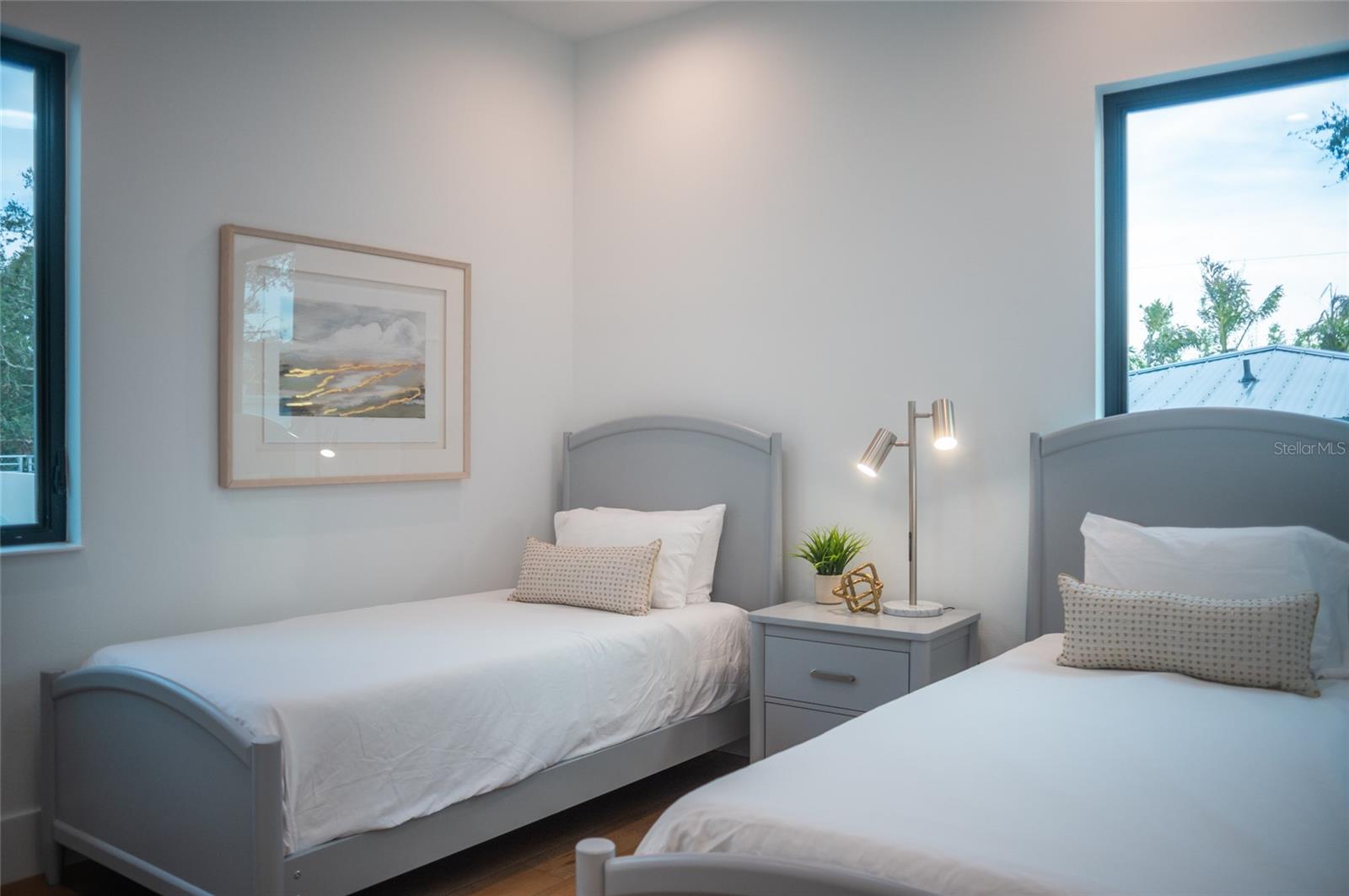 2440 FLOYD ST, SARASOTA, FL, 34239