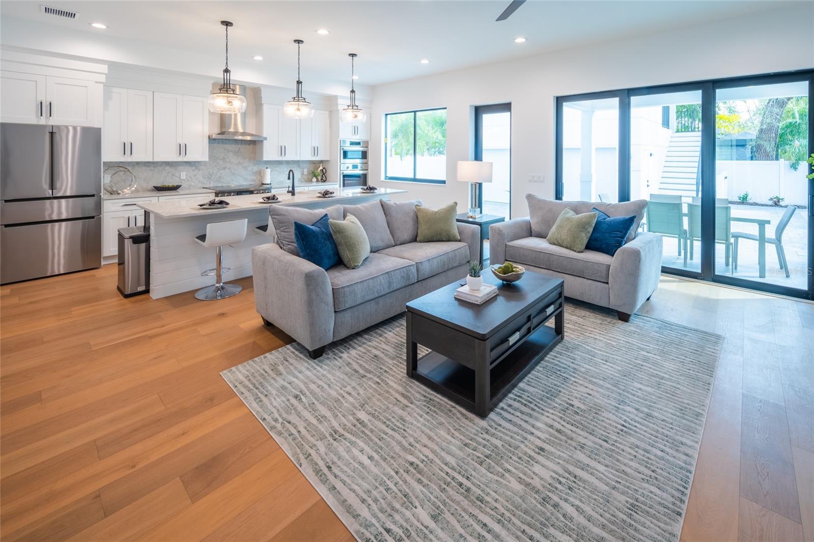 2440 FLOYD ST, SARASOTA, FL, 34239