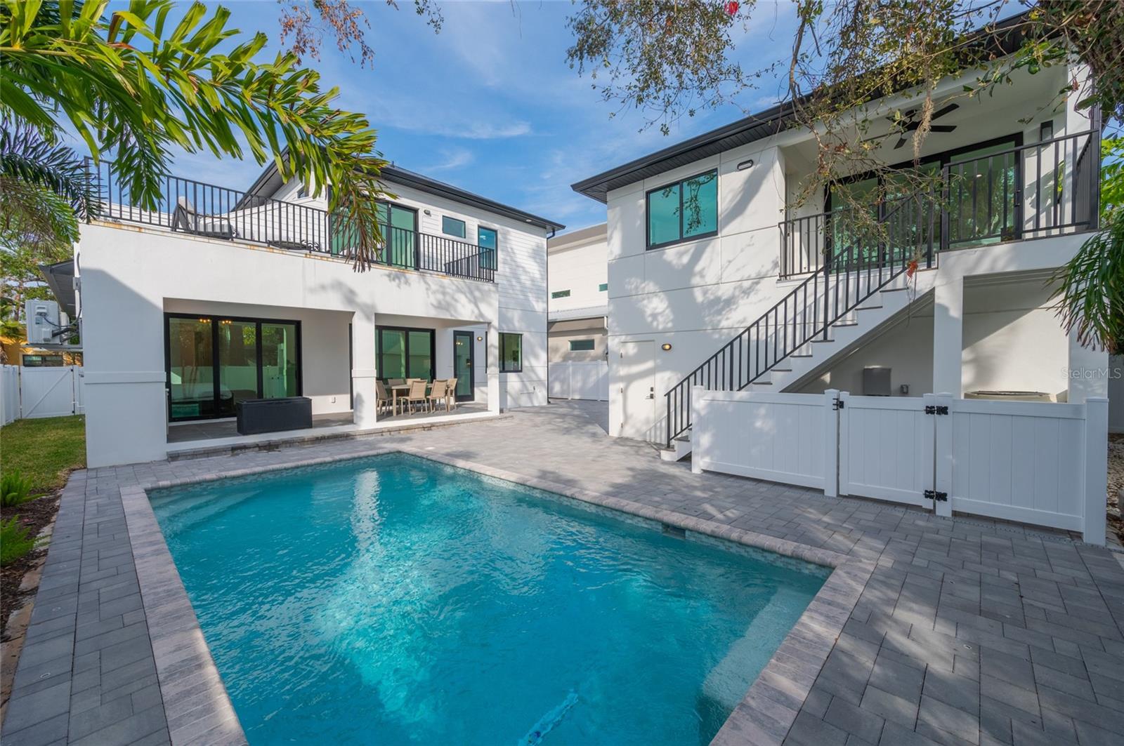 2440 FLOYD ST, SARASOTA, FL, 34239