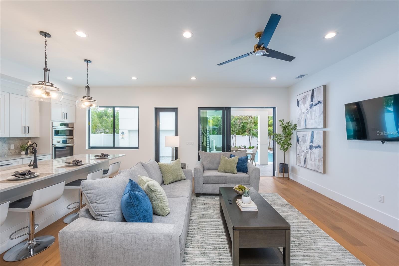 2440 FLOYD ST, SARASOTA, FL, 34239