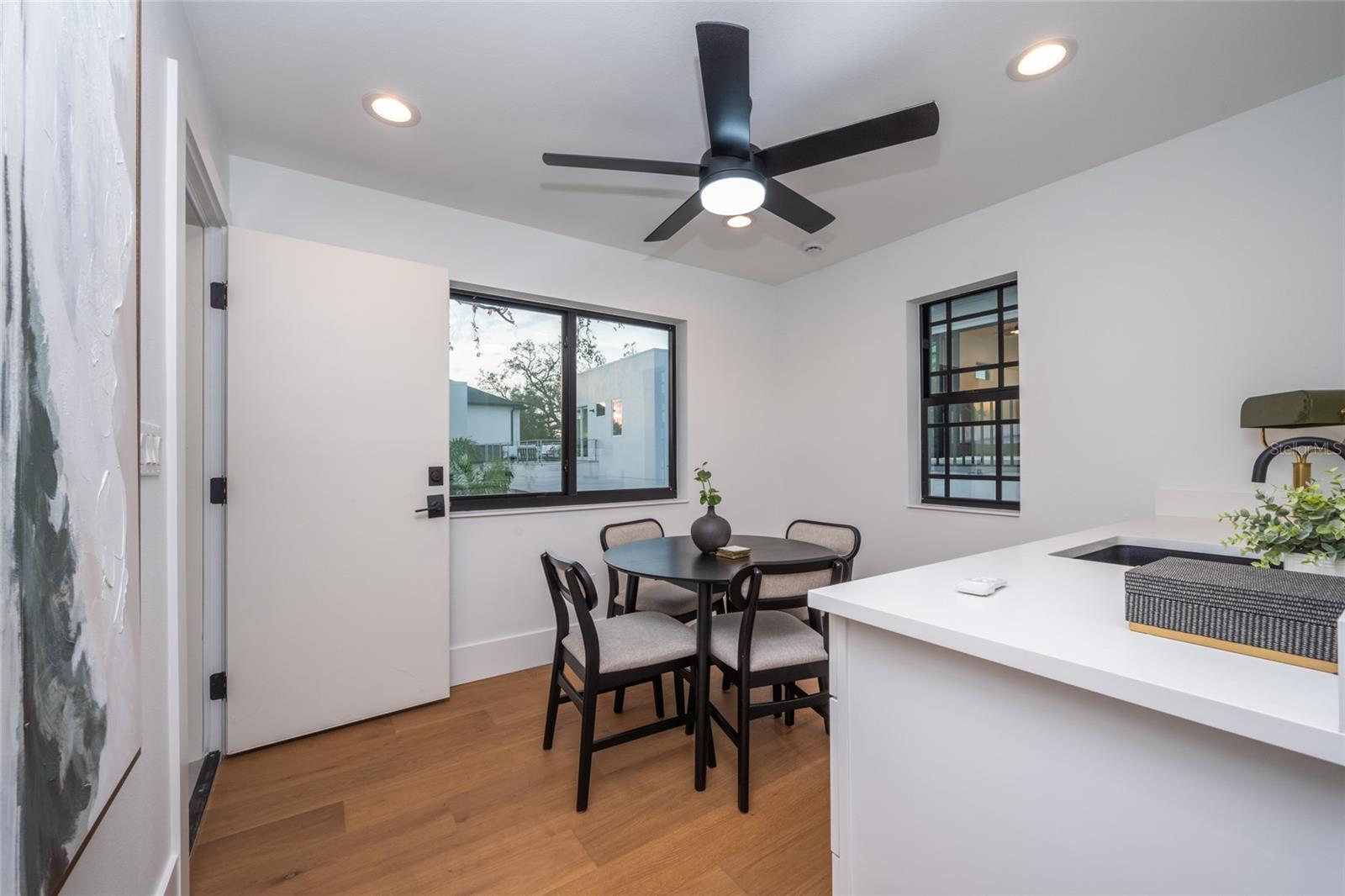 2440 FLOYD ST, SARASOTA, FL, 34239