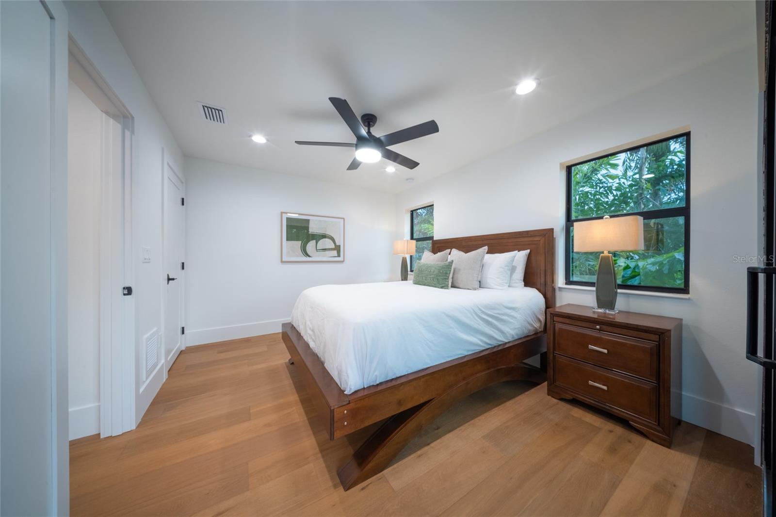 2440 FLOYD ST, SARASOTA, FL, 34239