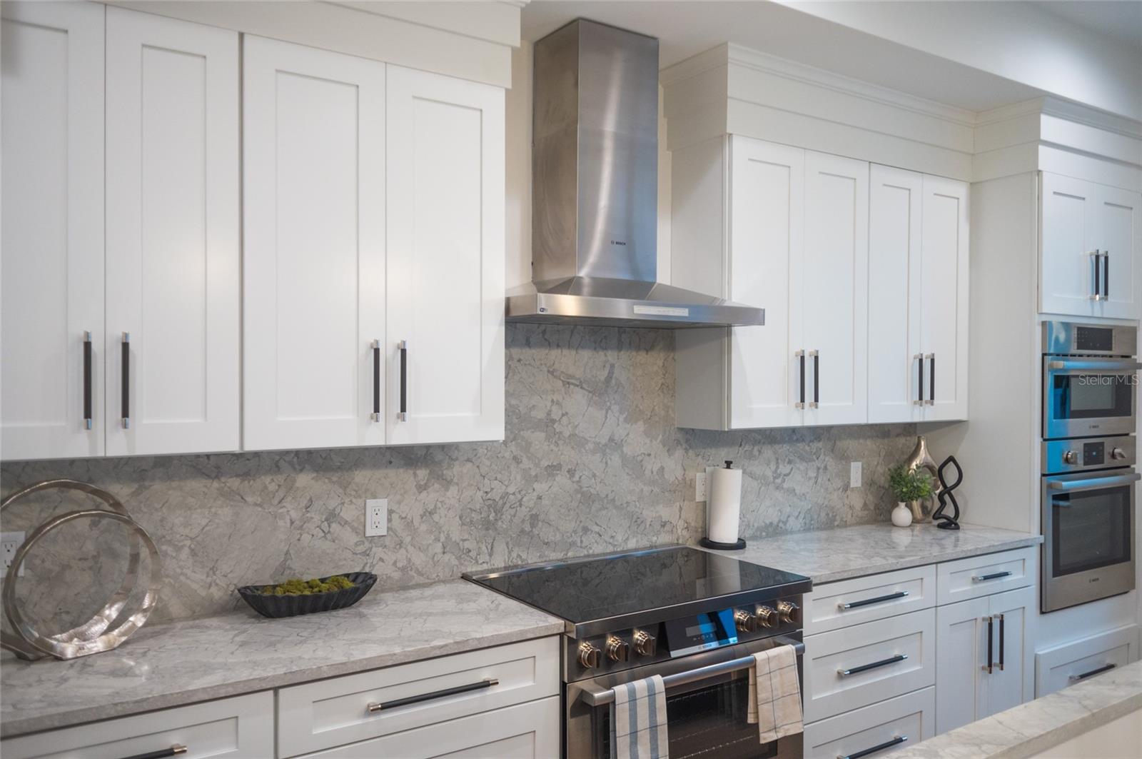 2440 FLOYD ST, SARASOTA, FL, 34239